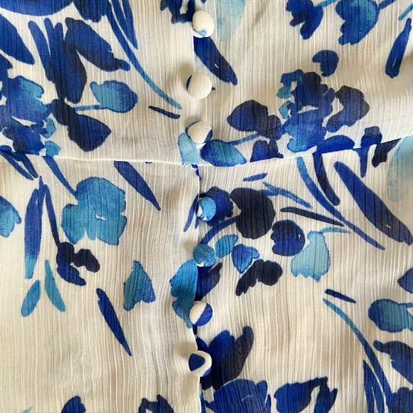 NEW WITH TAGS BLOUSE BY BANANA - GORGEOUS - Picture 3 of 7